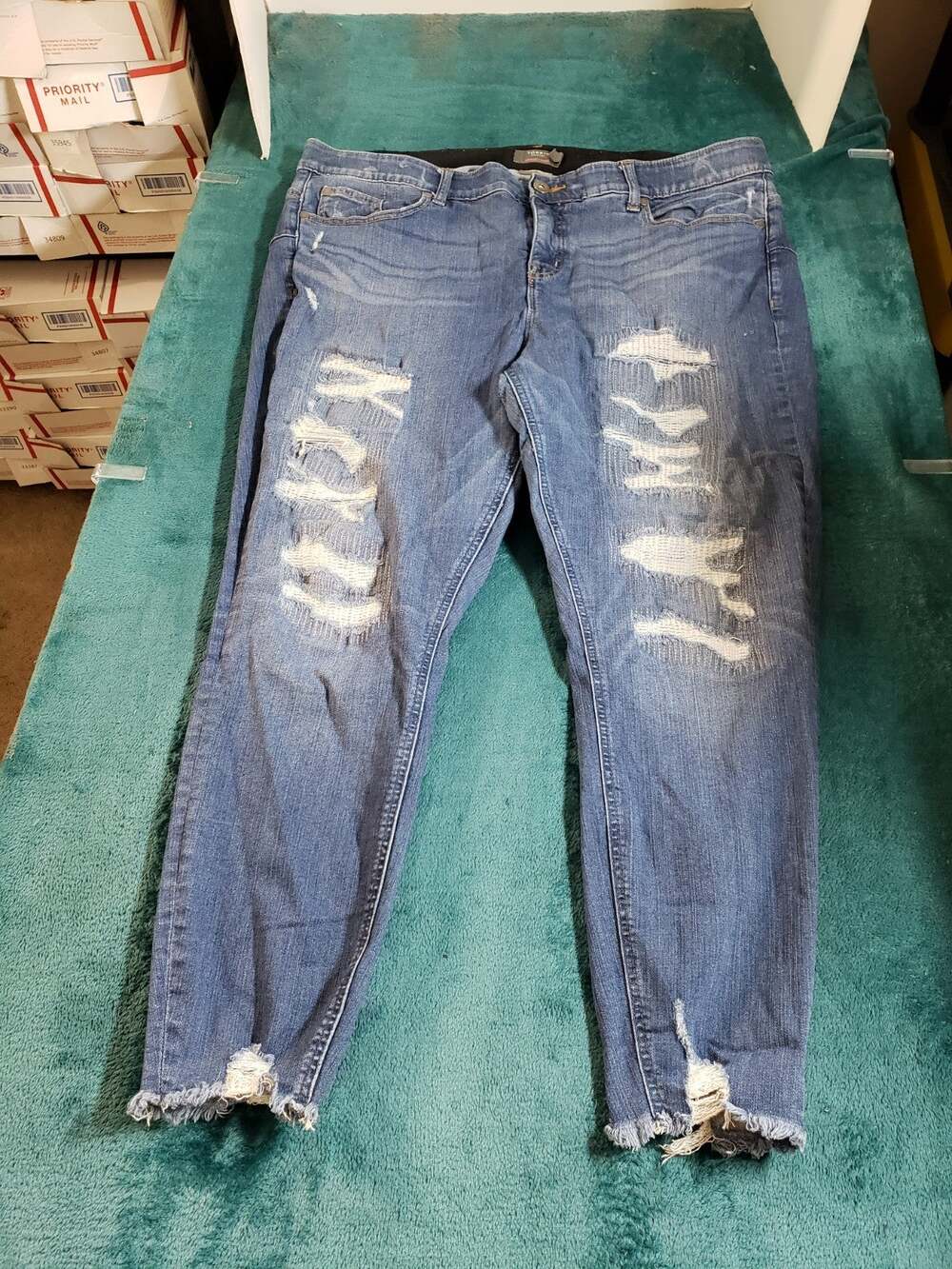 Torrid Jeans Size 22 Womens Blue Stretch Pants Denim Mid Rise Bombshell Skinny